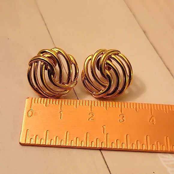 Monet post earrings gold tone - Picture 3 of 4